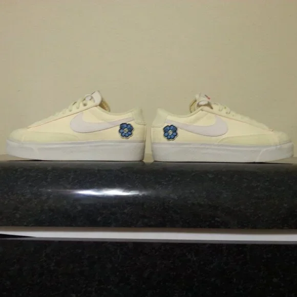 Nike Blazer Platform Shoes Next Nature Women's 9.5 Low Sneakers Yellow VNDS - Picture 3 of 14